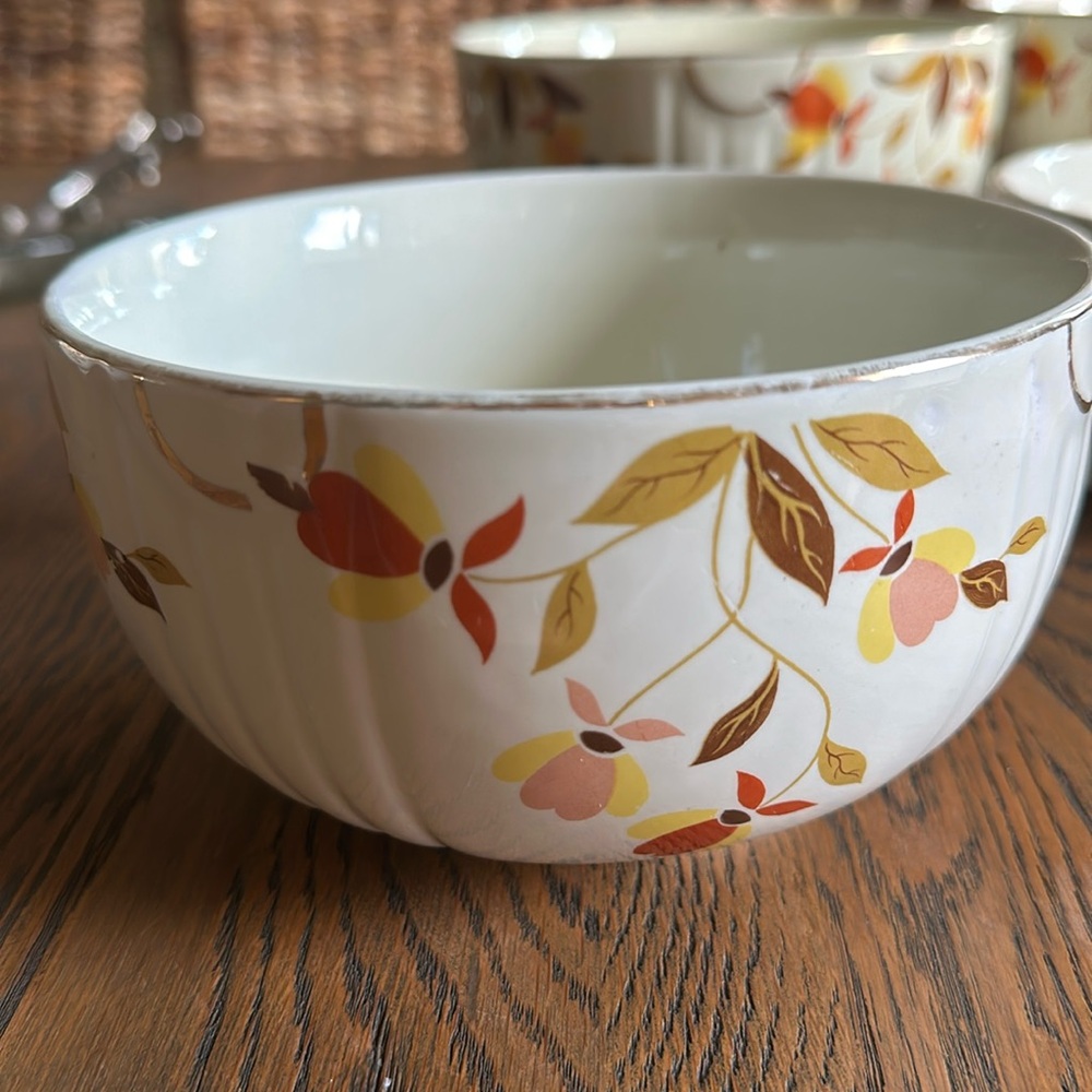 Vintage Hall's Superior Quality Kitchenware Serving Bowl GUC‎ no cracks